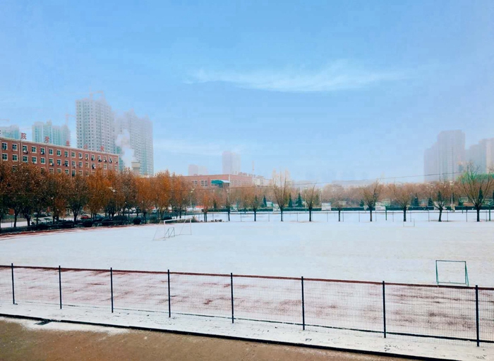 冬天的河外风景