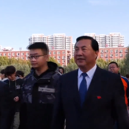  一位有着浓厚教育情怀的大学校长