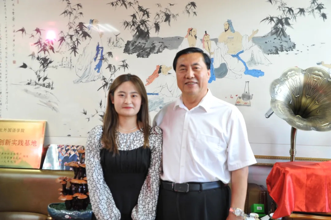 河外学子吴宇航在河北电视台儿童栏目做主持人