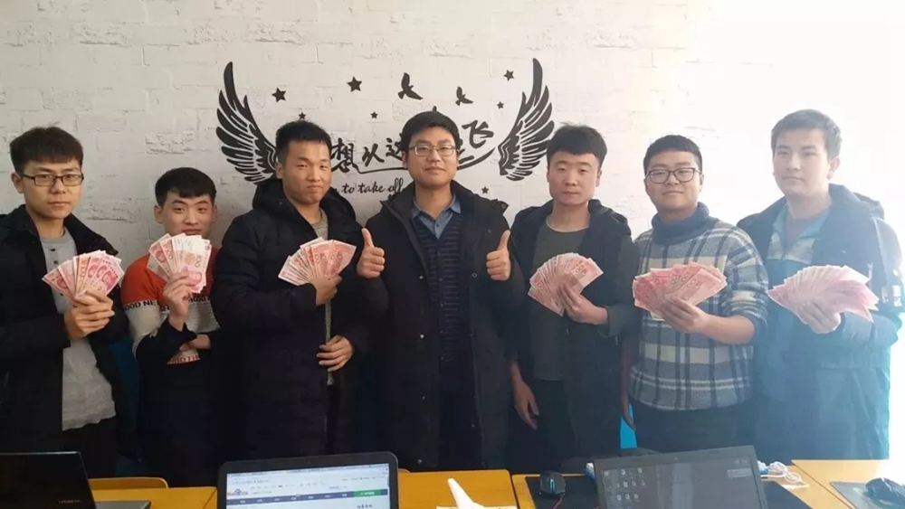 河北外国语学院让学生实现“带着工资上大学”的梦想