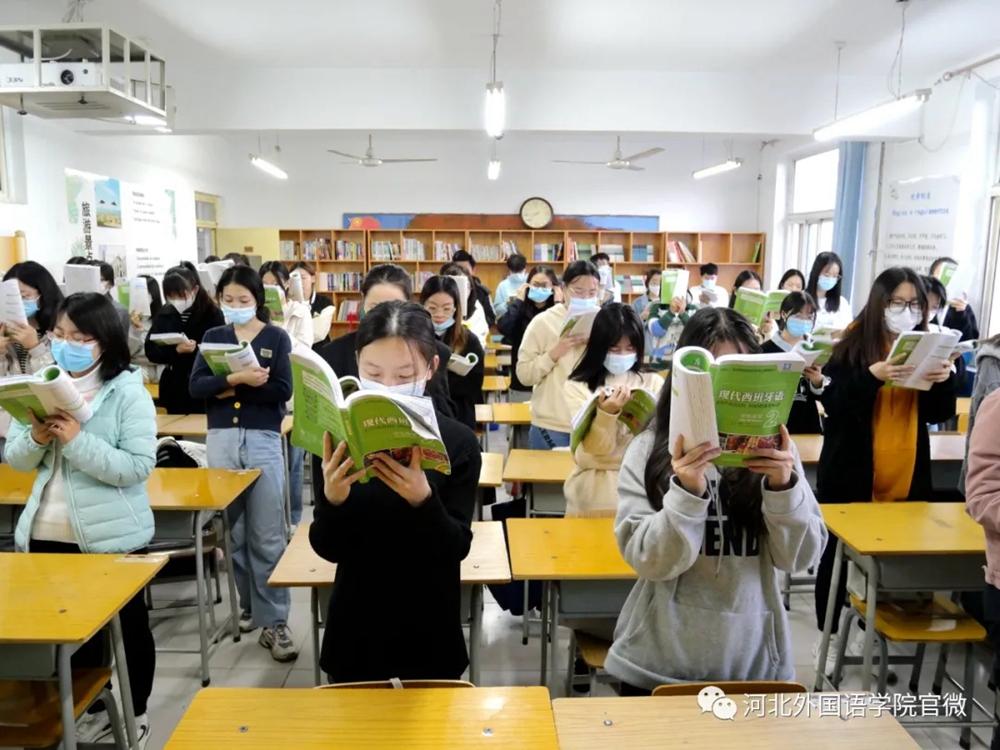 读书的热潮每天都在这所大学掀起，这里天天都是读书日
