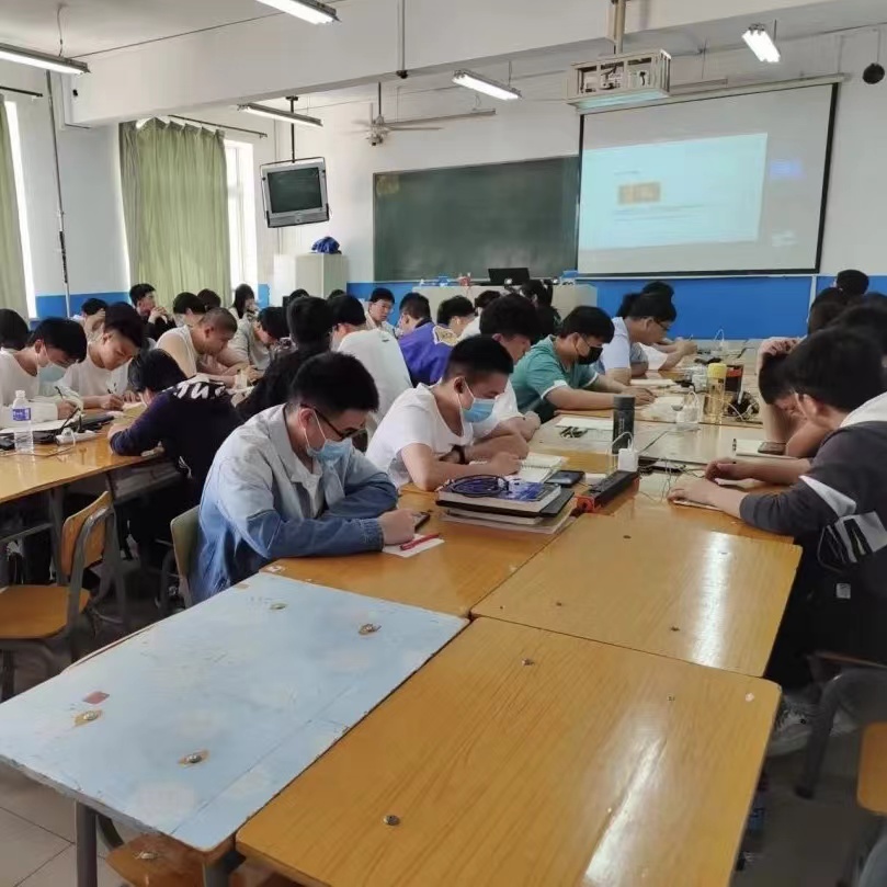 欣赏异国多样风情，品斯里兰卡精彩文化——河北外国语学院计算机学院开展浅谈斯里兰卡文化和中斯交流主题公开课