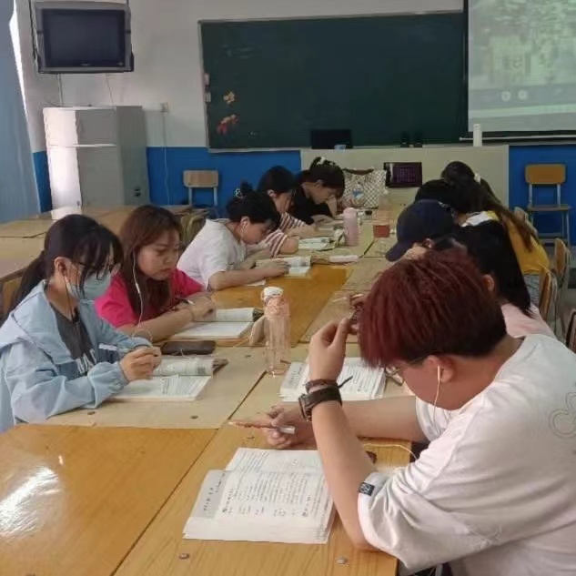 领略泰国文化，尽享异国风情——国际语言教育学院泰语外教贺碧云老师开展公开课