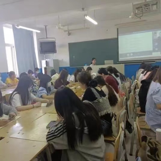 学习多彩斯语 感受魅力文化——国际语言教育学院斯洛文尼亚语外教妮娜老师开展公开课