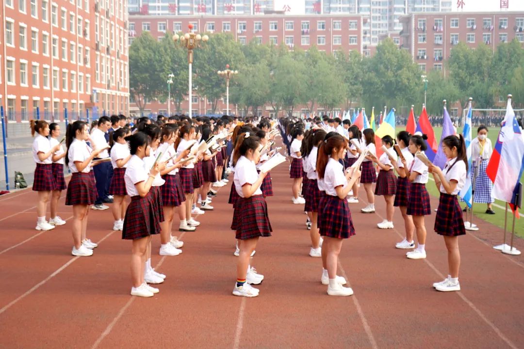 人在一起是团伙，心在一起是团队
