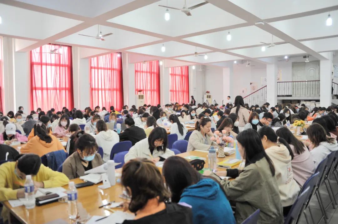 读书不要停，有渊博学识的青年才能为祖国的伟大复兴作出更大贡献