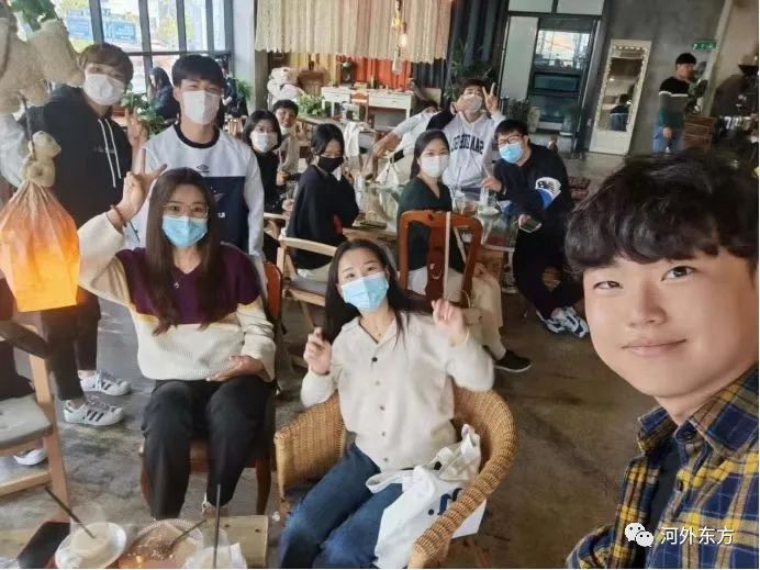 河北外国语学院中外双学位获得者苏晓雅同学，成功考取韩国梨花女子大学研究生