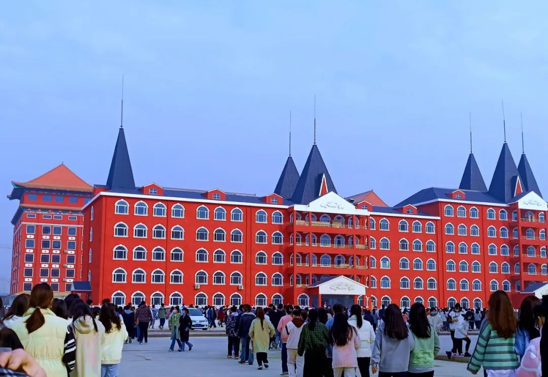 河北外国语学院是一所创新型的专业外国语大学