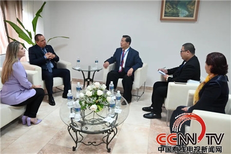 中国教育新闻网、石家庄新闻网、长城网冀云等媒体报道河北外国语学院应邀出席第十四届国际高等教育大会