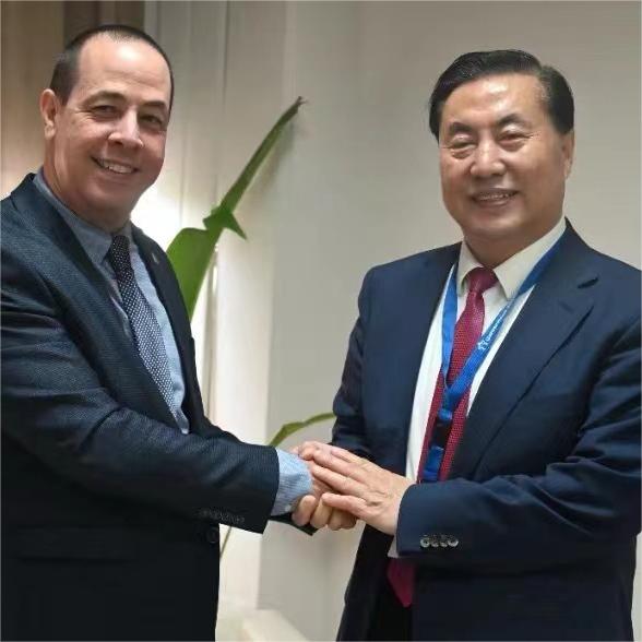 古共中央委员、古巴公共卫生部部长波塔尔·米兰达博士与河北外国语学院董事长、校长孙建忠院士亲切会晤