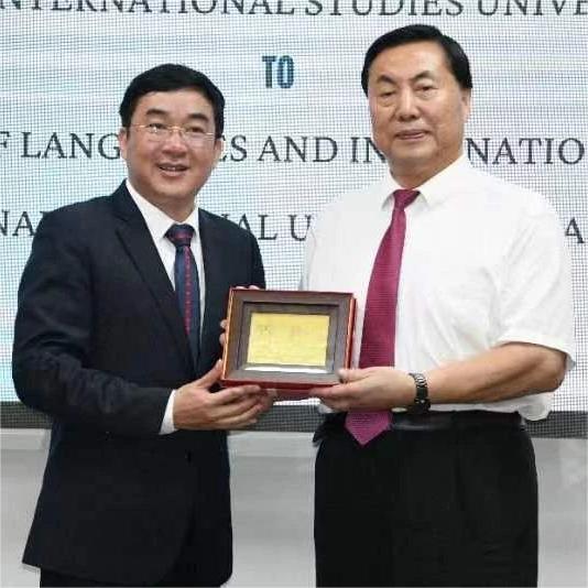 河北外国语学院校长孙建忠院士率团访问越南河内国家大学下属外国语大学