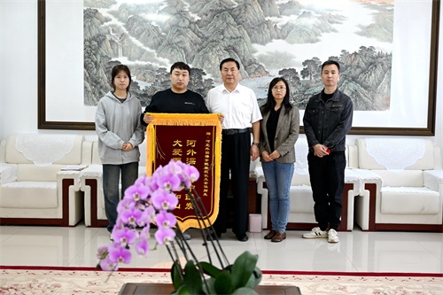 中国网、中国有线电视新闻网、冀网育报道河北外国语学院师生为患病学子善意捐款