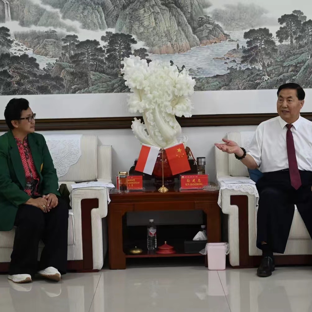 印度尼西亚雅加达国立大学来访河北外国语学院并签署合作协议