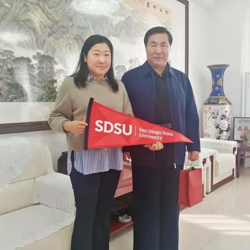 美国圣地亚哥州立大学代表来访河北外国语学院
