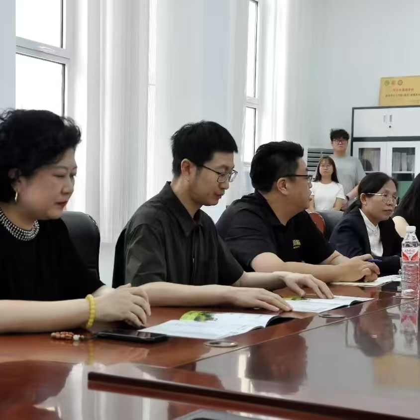 跨国校际交流新篇章！哈丁大学代表团到访河北外国语学院共探合作
